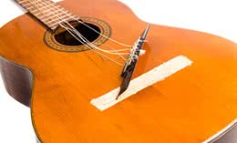 壊れているギター