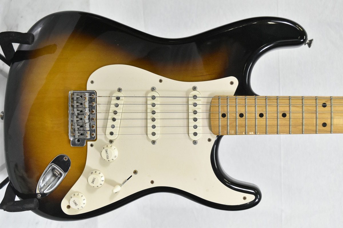 ストラトキャスター　サンバースト