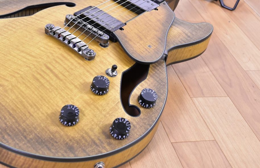 アイバニーズフルアコサウンドホール